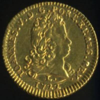 D. JOÃO V - Meio Escudo (800 Réis) 1722 L (Lisboa) Ouro - 1,74 g. Mbc+ a Bela