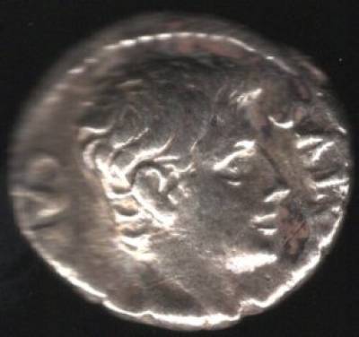 IMPÉRIO ROMANO - AUGUSTO - 27 a.C. 14 d. C. Denário em prata. BC+/MBC (VENDIDA)